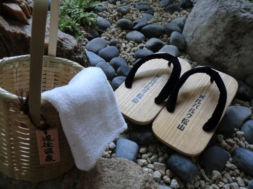 Dogo Hotel Mielparque Matsuyama Matsuyama  Buitenkant foto