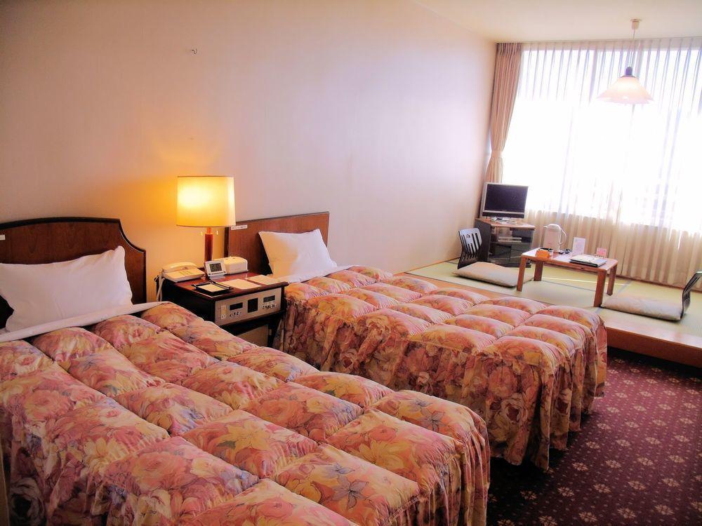 Dogo Hotel Mielparque Matsuyama Matsuyama  Buitenkant foto